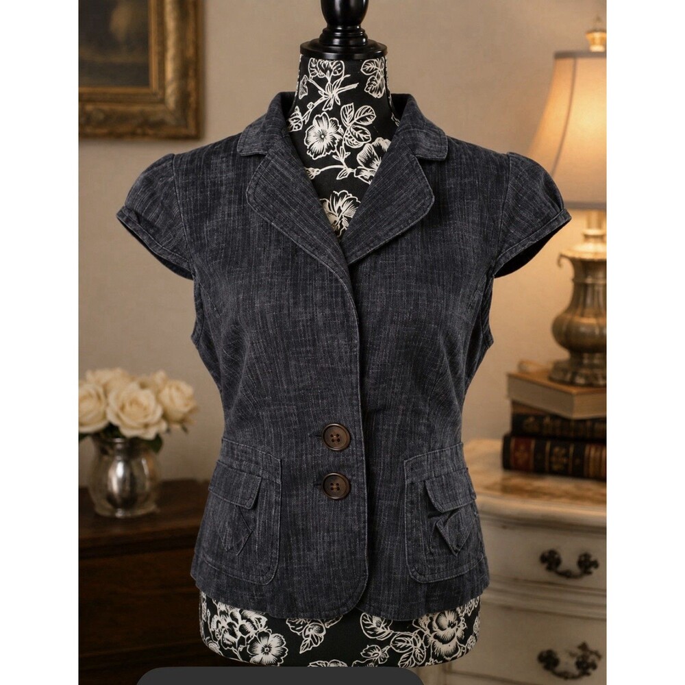 DFA New York Size Large Cap Sleeve Denim Blouse 34” Bust 22” Length *flaw